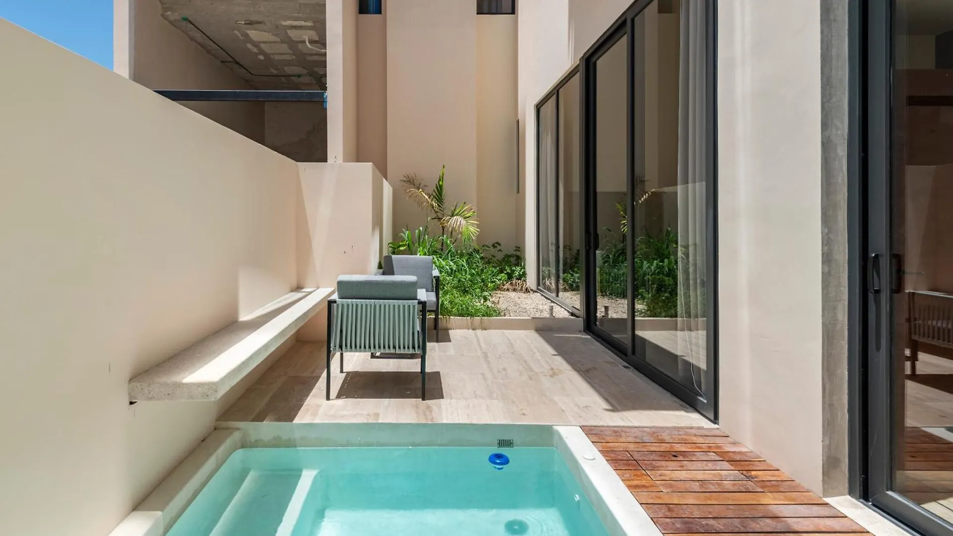 Ceren Luxury Apartments At Fifth Avenue By Spot Rentals Playa del Carmen